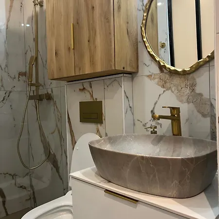 Ile Saint Louis 75004 *