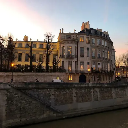 Ile Saint Louis 75004 Апартаменты